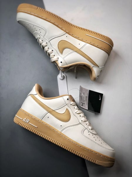 Air Force 1 '07 Low Branco e Marrom - Vista 6