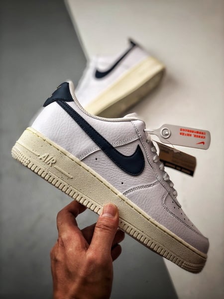 Air Force 1 '07 Low Branco e Preto - Vista 7