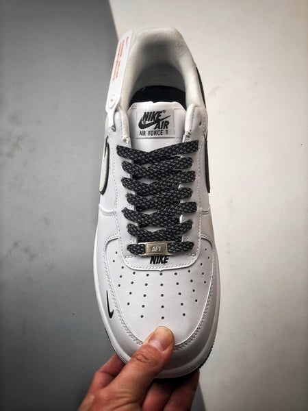 Air Force 1 '07 Low Branco e Preto 3M Reflexo - Vista 9