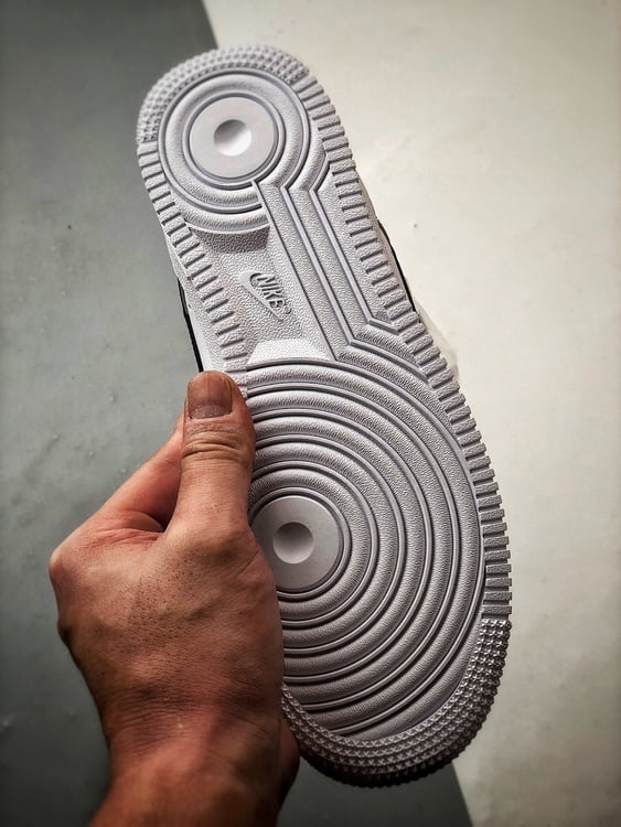 Nike Air Force 1 Low Branco e Preto Simples - Vista 4