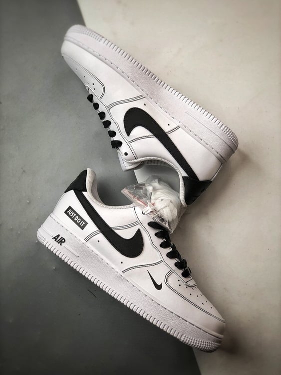 Nike Air Force 1 Low Branco e Preto Simples - Vista 6