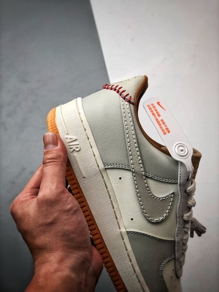 Air Force 1 '07 Low Creme e Caqui - Vista 2