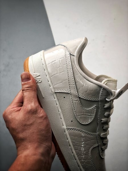 Air Force 1 '07 Low Bege e Cinzento - Vista 2