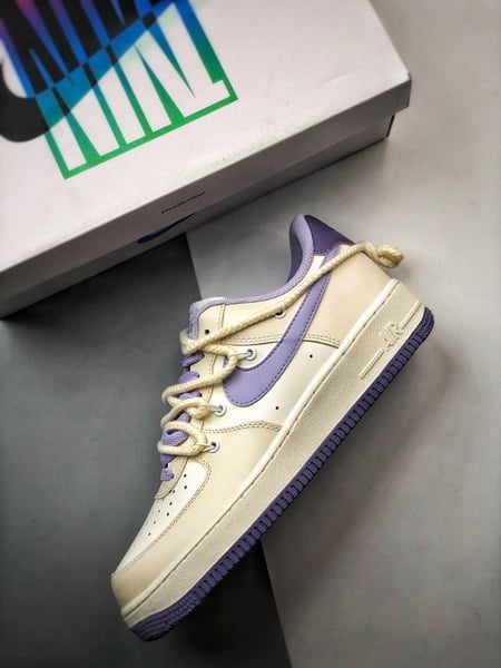 Air Force 1 '07 Low Bege, Roxo e Cordão - Vista 8