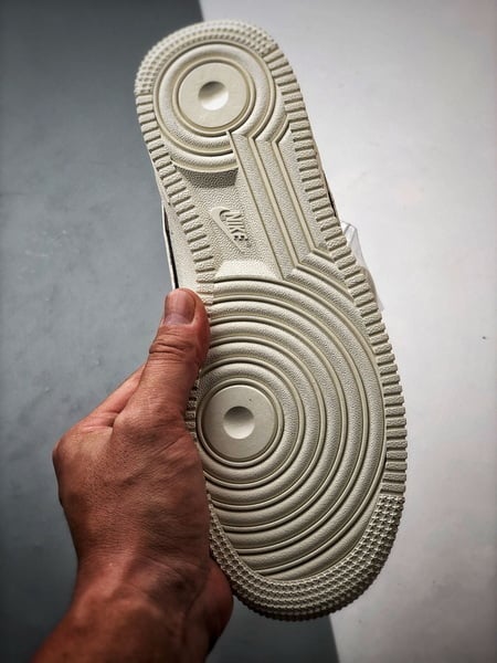 Air Force 1 '07 Low Creme e Vermelho - Vista 5