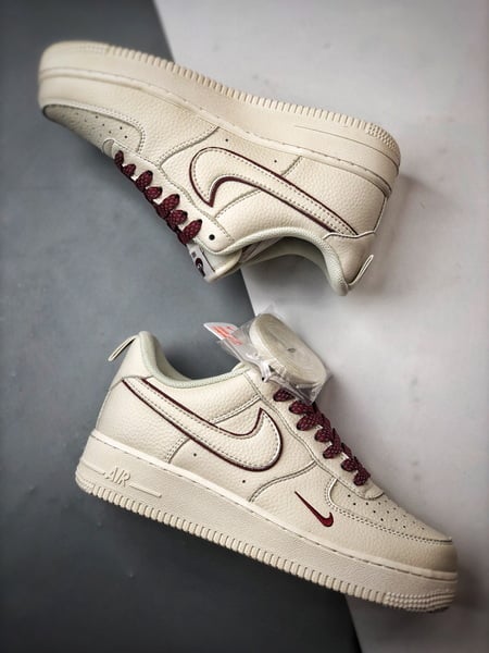 Air Force 1 '07 Low Creme e Vermelho - Vista 7