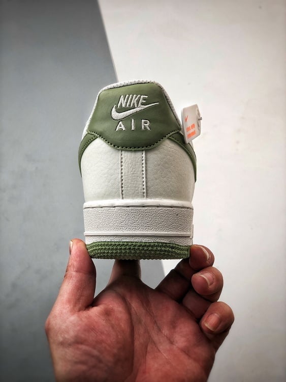 Air Force 1 '07 Low Marfim e Verde - Vista 3