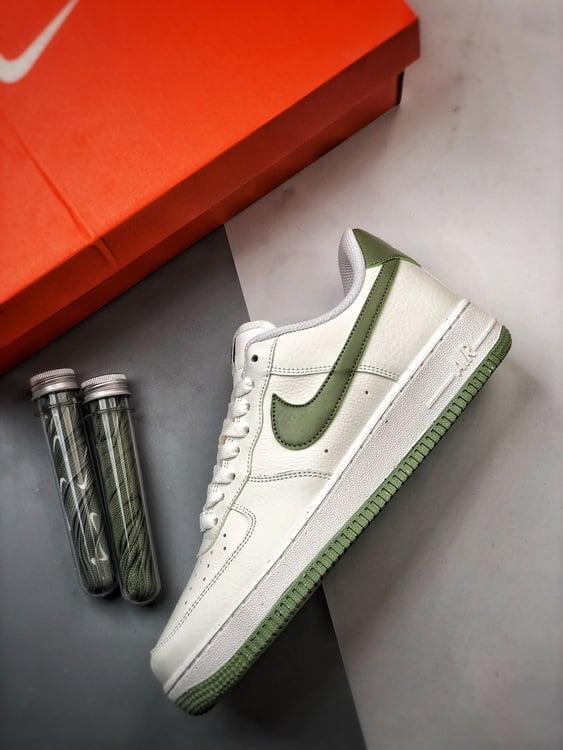 Air Force 1 '07 Low Marfim e Verde - Vista 8
