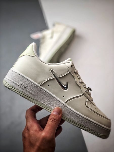 Air Force 1 '07 Low Off-White Metal Pequeno Gancho - Vista 7