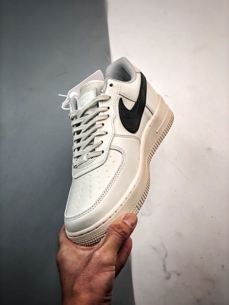 Air Force 1 '07 Low Bege, Branco e Preto - Vista 5