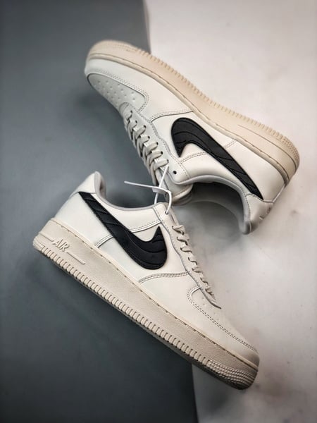Air Force 1 '07 Low Bege, Branco e Preto - Vista 6