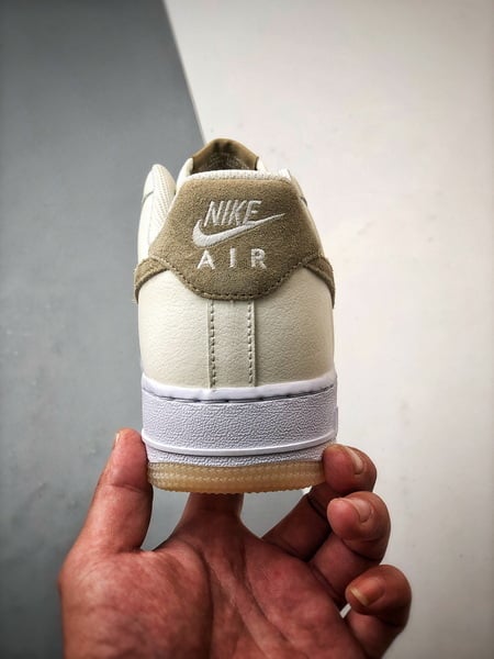 Air Force 1 '07 Low Creme Amarelo e Cinzento - Vista 4