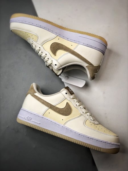Air Force 1 '07 Low Creme Amarelo e Cinzento - Vista 7