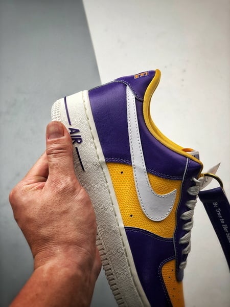 Air Force 1 '07 Low Roxo e Amarelo - Vista 2