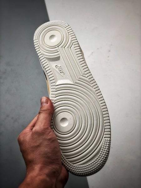 Air Force 1 '07 Low Roxo e Amarelo - Vista 4