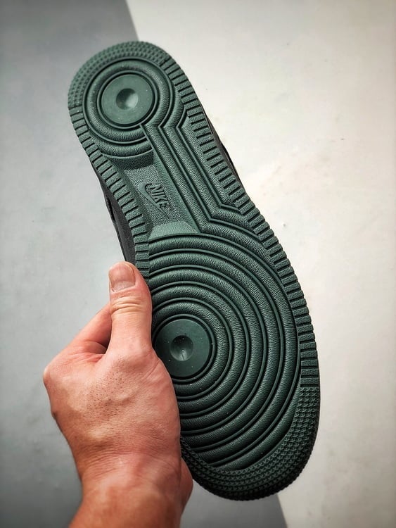 Nike Air Force 1 Low Preto e Verde Escuro - Vista 4