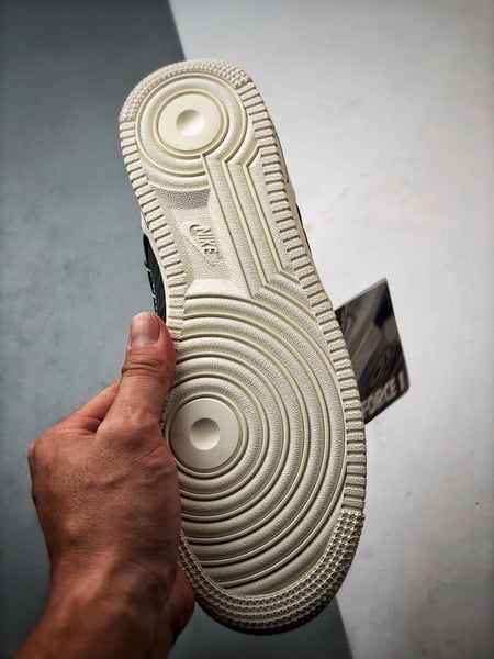 Air Force 1 '07 Low Tecido Preto e Branco - Vista 4