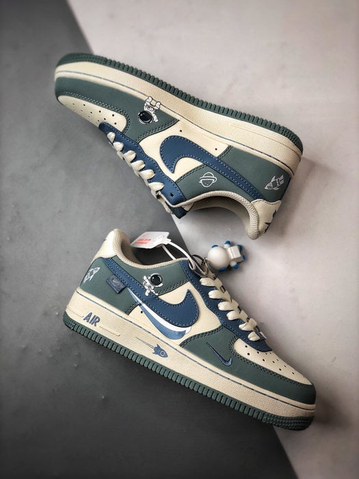 Air Force 1 '07 Low Astronaut Cinza Claro e Azul - Vista 6