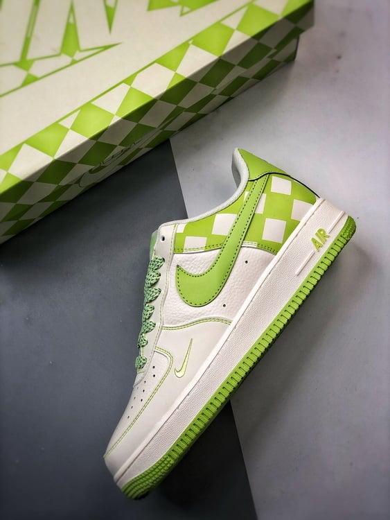 Air Force 1 '07 Low Verde Maçã Xadrez - Vista 8