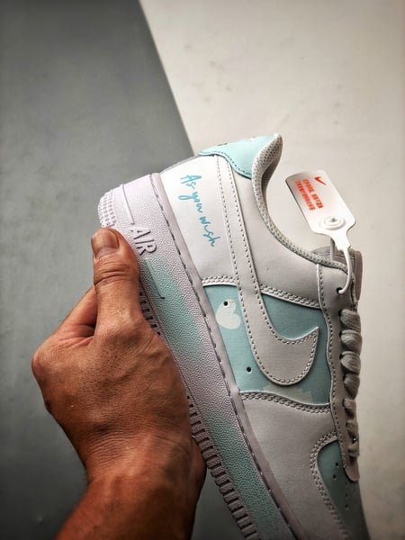 Air Force 1 '07 Low Céu Azul e Branco - Vista 2