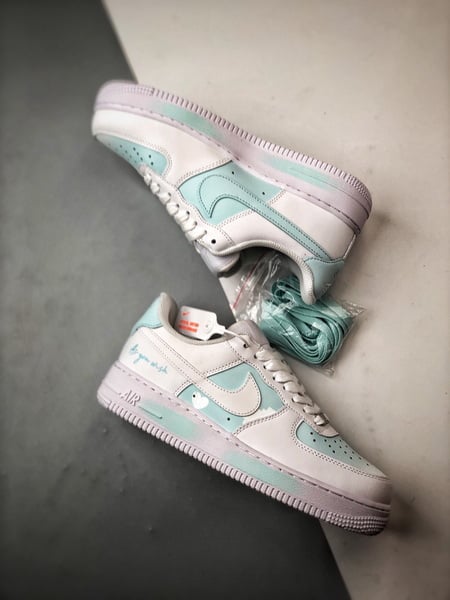 Air Force 1 '07 Low Céu Azul e Branco - Vista 6
