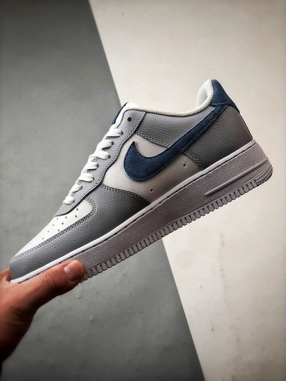 Air Force 1 '07 Low Azul e Branco - Vista 5