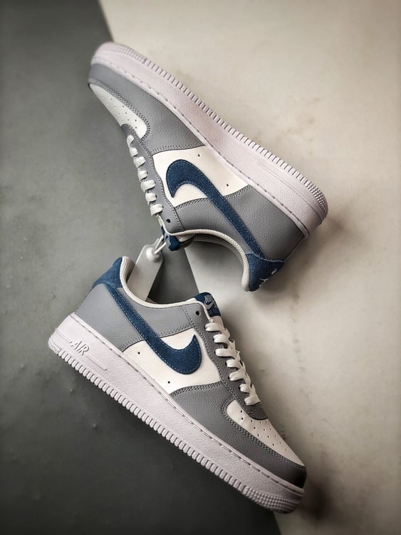 Air Force 1 '07 Low Azul e Branco - Vista 6