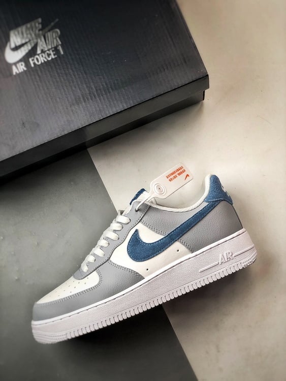 Air Force 1 '07 Low Azul e Branco - Vista 8