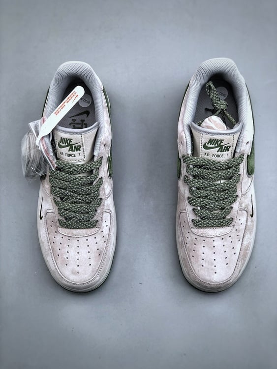 Air Force 1 '07 Low Camurça Cinzento e Verde Mini Gancho Estrela - Vista 5