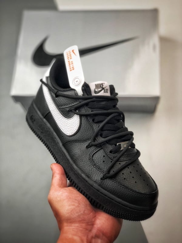 Air Force 1 '07 Low Preto e Branco Desconstruído com Cadarços - Vista 1