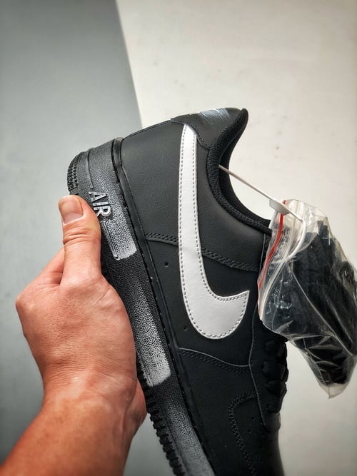 Air Force 1 '07 Low Preto e Branco 2.0 - Vista 2
