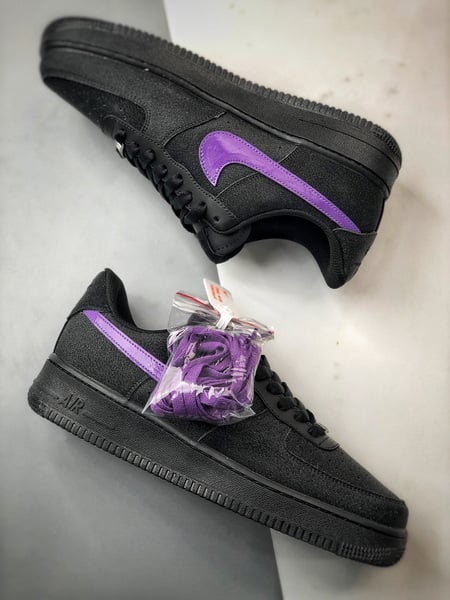 Air Force 1 '07 Low Preto e Roxo Estrelas - Vista 7