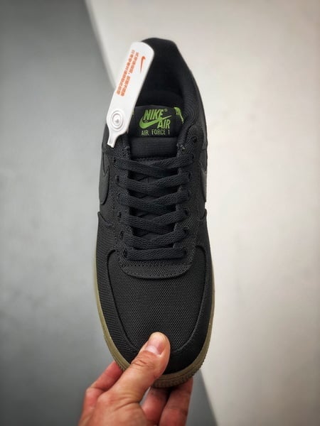 Air Force 1 '07 Low Preto e Verde - Vista 9