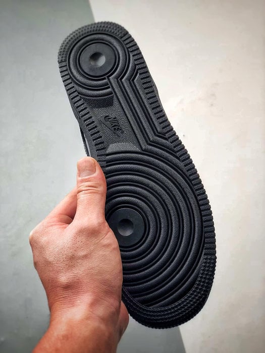 Air Force 1 '07 Low Couro Envernizado Preto - Vista 4