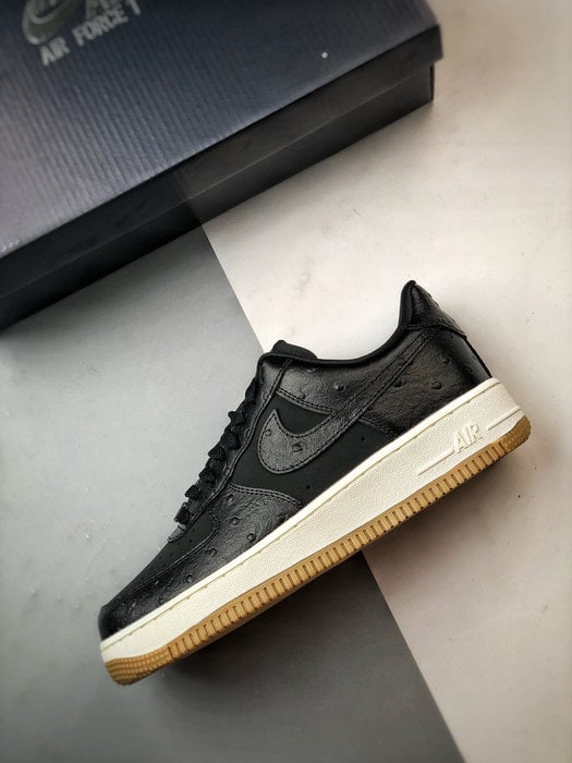 Air Force 1 '07 Low Preto - Vista 6