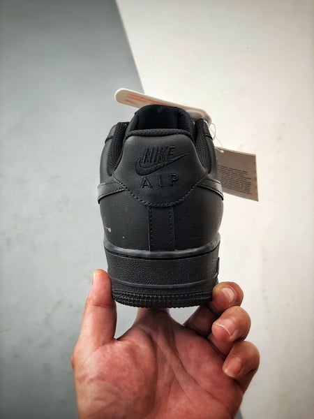 Air Force 1 '07 Low Preto e Prata Grafite - Vista 3