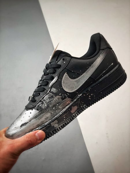 Air Force 1 '07 Low Preto e Prata Grafite - Vista 5