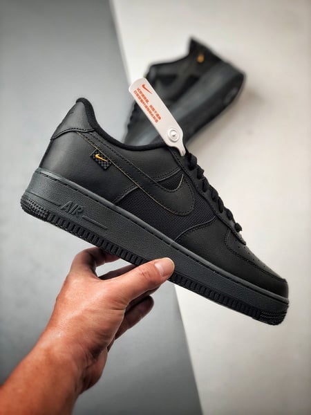 Air Force 1 '07 Low Preto e Amarelo - Vista 7