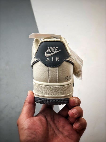 Air Force 1 '07 Low LV Branco Claro e Cinza - Vista 3