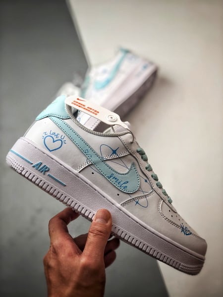 Air Force 1 '07 Low Love Branco e Azul - Vista 8
