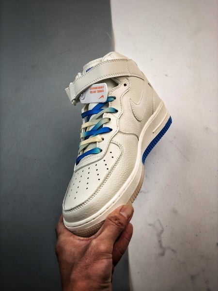 Air Force 1 07 Mid Cordao Branco e Azul Pequeno Gancho - Vista 5