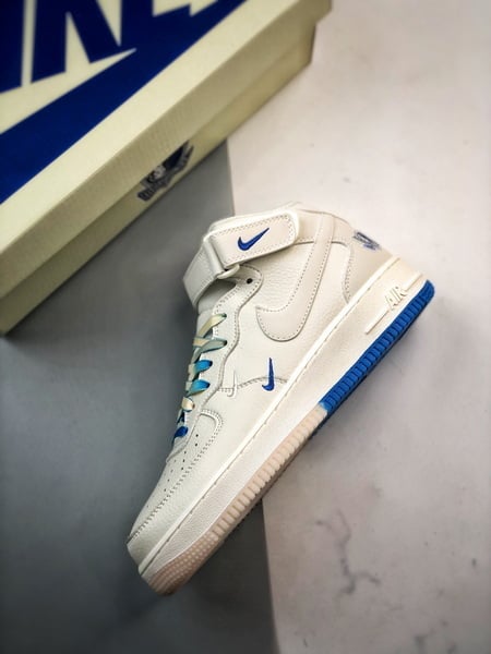 Air Force 1 07 Mid Cordao Branco e Azul Pequeno Gancho - Vista 8