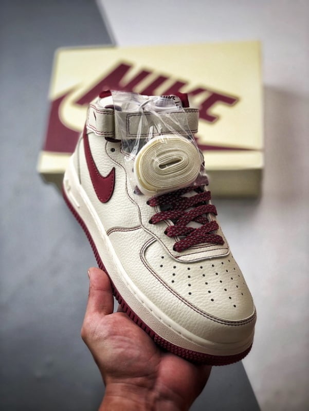 Air Force 1 07 Mid Cinco Faixas Bege Branco e Vinho