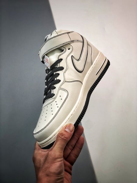 Air Force 1 07 Mid Branco e Preto - Vista 2