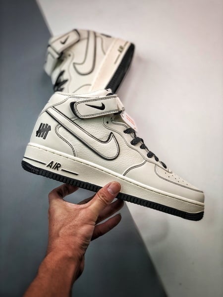 Air Force 1 07 Mid Branco e Preto - Vista 7