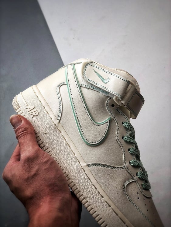 Air Force 1 07 Mid Coelho Verde 3M - Vista 2