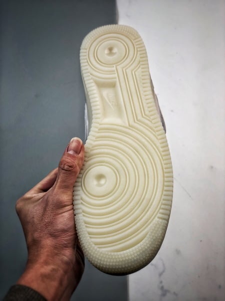 Air Force 1 07 Mid Branco e Cinzento - Vista 4