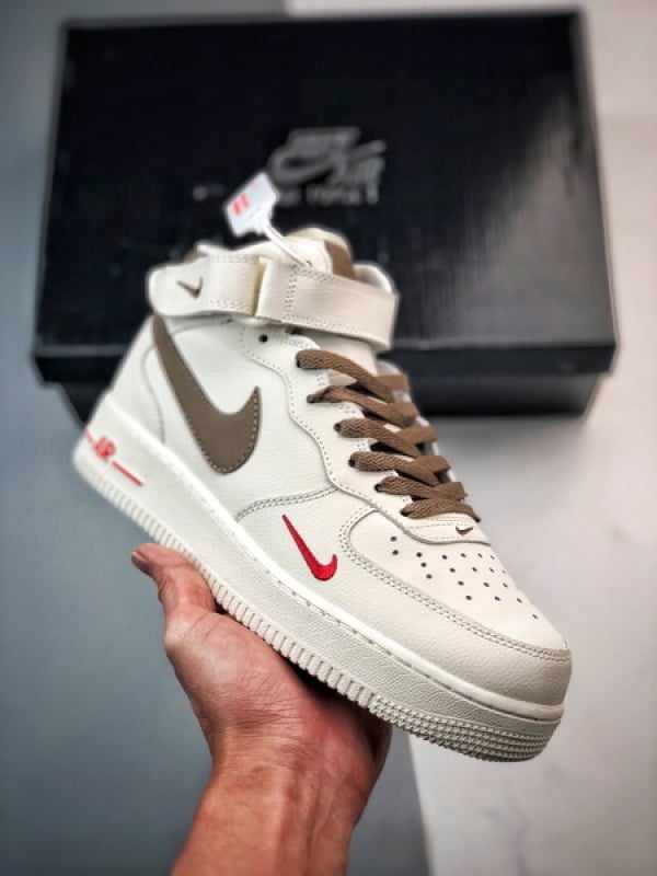 Air Force 1 07 Mid Leite e Cafe Meio Alto - Vista 1