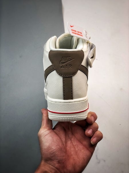 Air Force 1 07 Mid Leite e Cafe Meio Alto - Vista 3