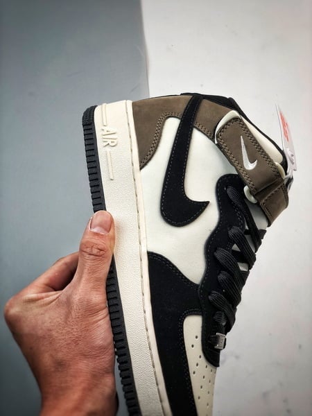 Air Force 1 07 Mid Mocha e Preto Patchwork - Vista 2